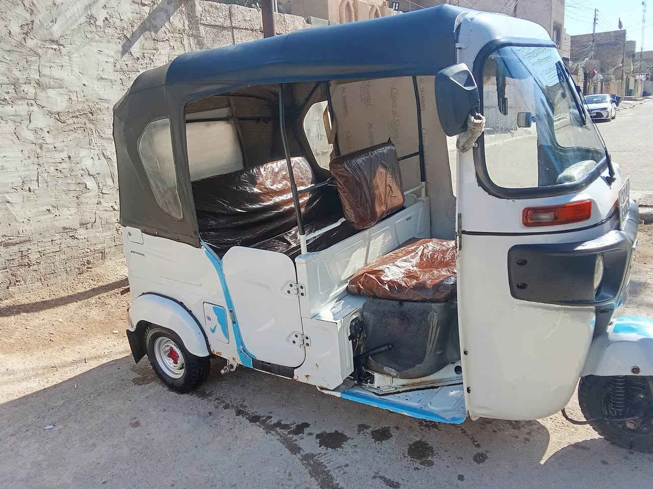 تكتك 22 رقم انكليزي بيه بارد بصفحه ولغد الايسر من جوه بس من جوه قليل معجون بيه ومرشوش سعر 8وميه المكان البياع التراث ***********
