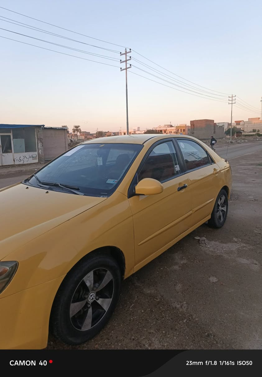 ( بيع مستعجل بيع مستعجل). 
سلام عليكم للبيع سبكترا موديل 2009 وارد أمريكي ضررها الدوسه فقط تبريد ثلج تخم تاير كير محرك خير من الله شاشه جديده رقم الانبار مشروع وطني بسمي السياره مكينه 2000 كير مكينة صدر امامي خلفي كله جديد. 
المكان / ديالى بعقوبه 
السعر / (65وبيه مجال بسيط). 
الرقم الاول / ( ***********).
الرقم الثاني / ( ***********).
