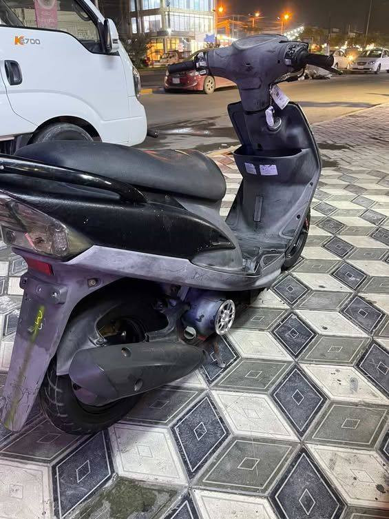 السلام عليكم الدراجة للبيع قبل كم يوم نازلة رمبة براغي كلها بلادية كفر 4ولفات شلعة تشك الكع ومعدل ودراجة ملحة ملاح يجدح.. ***********
