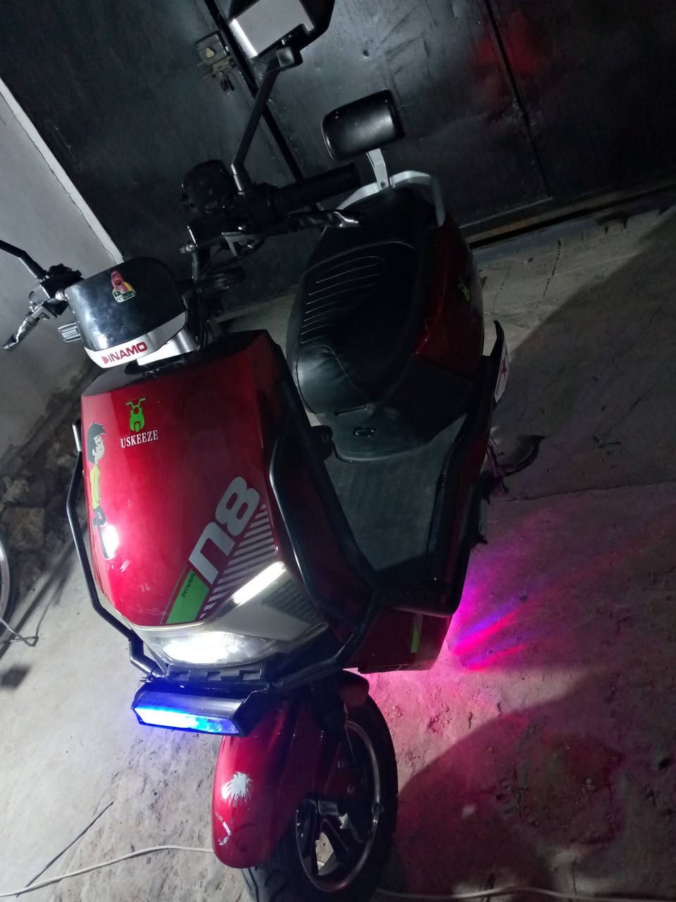 موطور شحن سكنس نوعية يوسكيسي موديل 2025 مدرع 6 بطاريات علفحص موطور مابي اي نقص جديد مواصفات الرجوع الى الخلف R  اشاير خلفية أمامية فدرالية احمر وازرك لايت شغال كلشي شغال مابي اي نقص تجوة خلفية
للاستفسار اكثر الاتصال على الرقم ***********
العنوان الرمادي حي الجامعة 
السعر 500 شراي اتصل على الرقم
