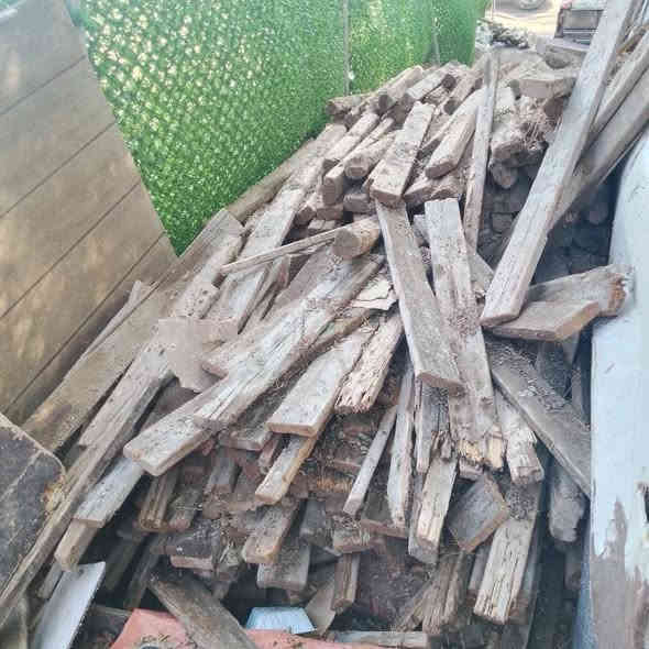 لبيع مكاني بغداد لشعب حي تجار  ابيع شلع مو ياهو ليجي ريد بس سير ولوح بي بس نص مكعب لوح طول ربعه لباقي تواصيل من طول  3 ومترين ومشكلة وبقارات وسير متر ومتر ونص مال قالب كامل بس لوح بي من مكب فقط شراي تصل مو شراي حته لا تعلق ***********
