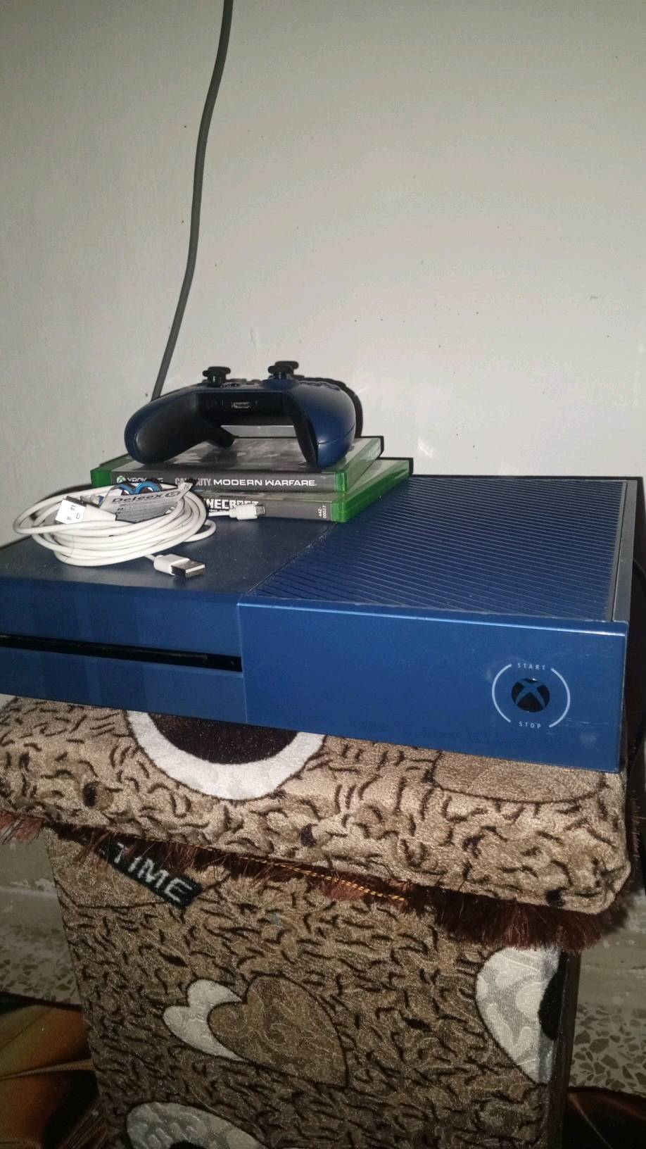 xbox one fat forRza edition 
اكسبوكس ون فات نسخه فورزا 
جهاز نظيف كلش مع ملحقاته والجوستيك الجهاز الاصليه 
واحد تيرا 
عنواني الموصل القديمه مقابيل افران دجه بركه 
ما نختلف على السعر للي يشتري ان شاء الله اكو تسهيل 
