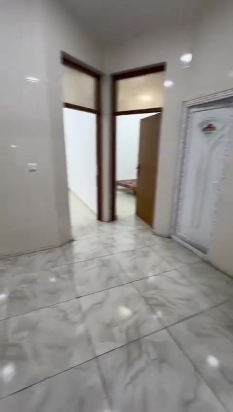 السلام عليكم مشتمل ارضي مساحه ٦٠ متر معزول طابق ارضي للايجار يحتوي على طرمه واستقبال ومطبخ وخدمات منور +2 غرفة نوم بالقاهره بضهر تانكي المي مال القاهره
***********
