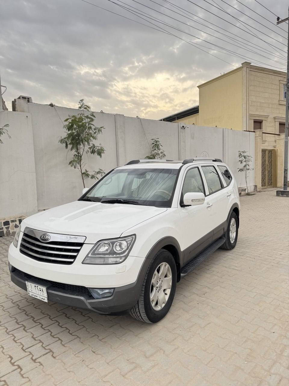 السلام عليكم كيا موهافي 2013 خليجي سياره جديده وجاهزه من كلشي مكفوله من الضربه وصبغ  فول مواصفات فتحه بصمه تحكم ستيرن حساسات كامره اشاير بلمري داخل صاج زراكات لايت زنون بلاد كشنات جلد +كهرباء ويل كب١٨ ٧راكب تبريد ٣قطع محرك ٦سلندر٣٨٠٠ رقم بصره مشروع ٢٠٢٧ تحويل مباشر سعر ١٤٥ وبيهة مجال *********** العنوان البصره ابو الخصيب
