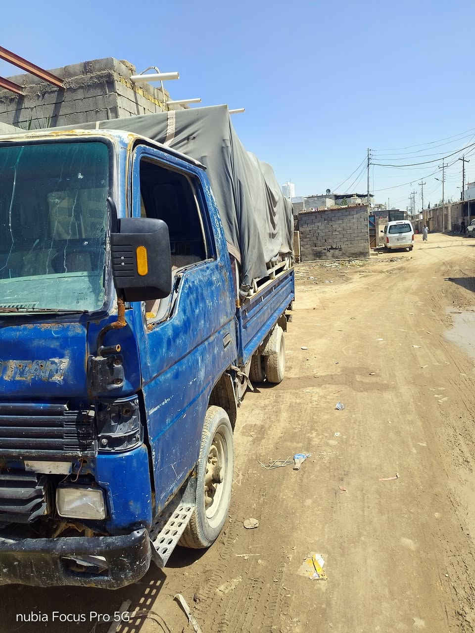 سلام عليكم كيا حمل للبيع موديل 2000سياره حلوه محرك وكير واكسن مكفولات محرك 3000 رقم بصره الماني سنويه منتهيه بل 2020فحل سبرنك وره وكدام راعيه موجود
سعر السياره 30وبيه مجال للطيبين 
العنوان البصره الهارثه 
الرقم ***********
