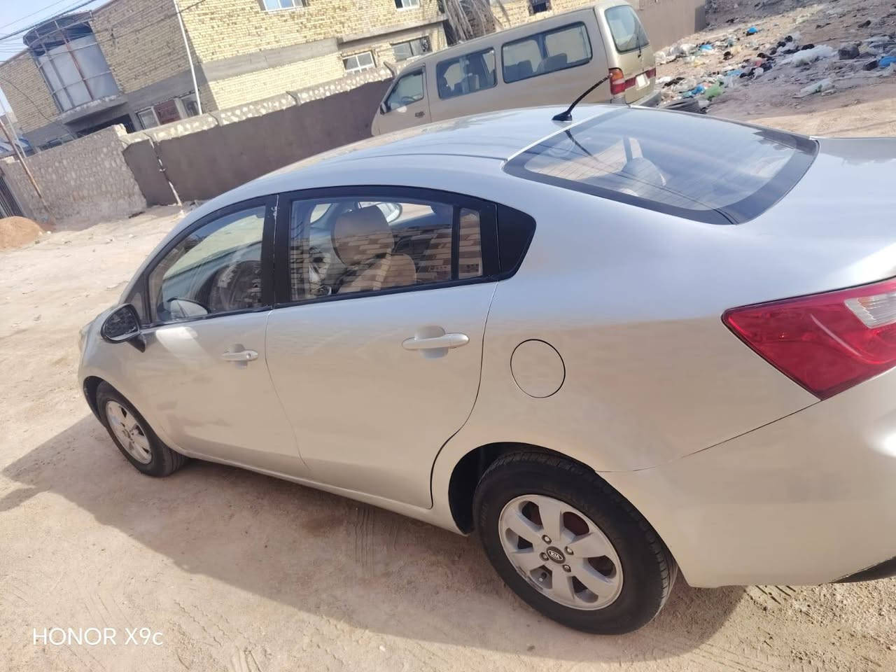 سلام عليكم كيا ريو موديل 2013رقم مثنى نكليزي بسمي سنويه تنتهي ب30 مكينه 1600 تبريد حدايه تخم تاير كير مكينه جداد سياره بيه صبغ جميله جانت جارده و صبغتها سعره 70 وبيه مجال لشراي الستفسار على رقم مامتوجد على نت مكان السياره النجف حي ميسان ***********
