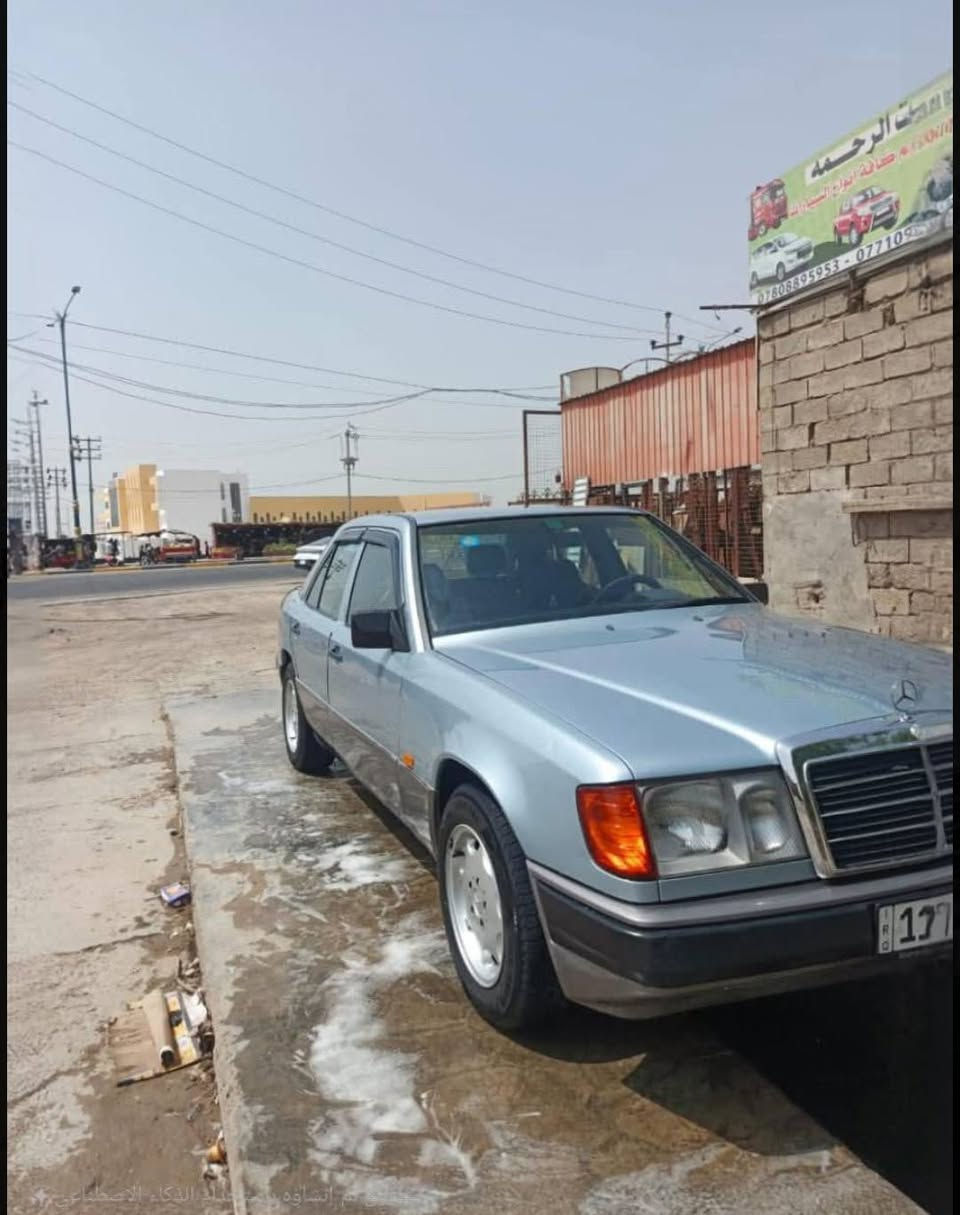 السلام عليكم للبيع مرسدس البيع موديل 1990سنويه بل2027تنتهي السياره بسمي رقم بغداد السعر(65وبيه مجال)المكينه ابلاديه عنكبوت القواعد سليمات حداديه 100‎%‎للاسفسار ***********📞📲مكاني بصره الدير
