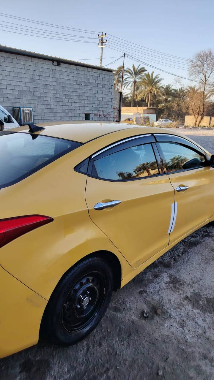 سلام عليكم النتره 2011 سياره جاهزه مابيهه اي نقص وسونرهه واضح عنوان ديالى بعقوبه ***********
