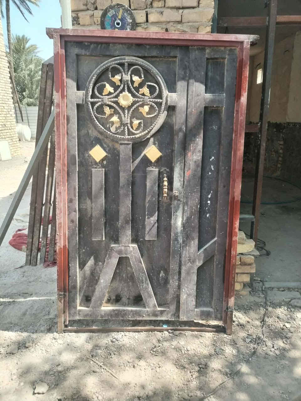 السلام عليكم بيبان طلاكه ونص وطلاكه وربع بيبان نضيفات وجدد استعمال قليل كلمن وسعر ***********
