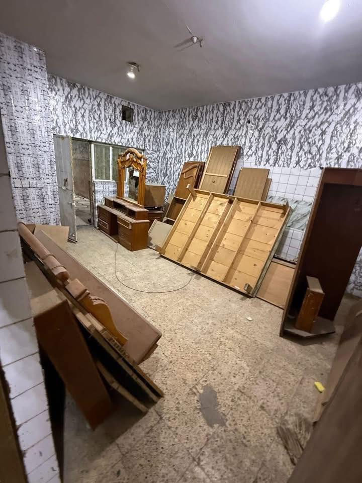 #للايجار في السيديه

مكتب عبدلله الرفيعي 
بيت مساحه 300  متر طابق واحد 

يتكون 
غرفتين نوم  مطبخ صاله خدمات  صحيه عدد  2

#الايجار 800 الف

موقع مميز بشارع النخل

للاستفسار  الاتصال على الارقام التاليه

***********

***********
