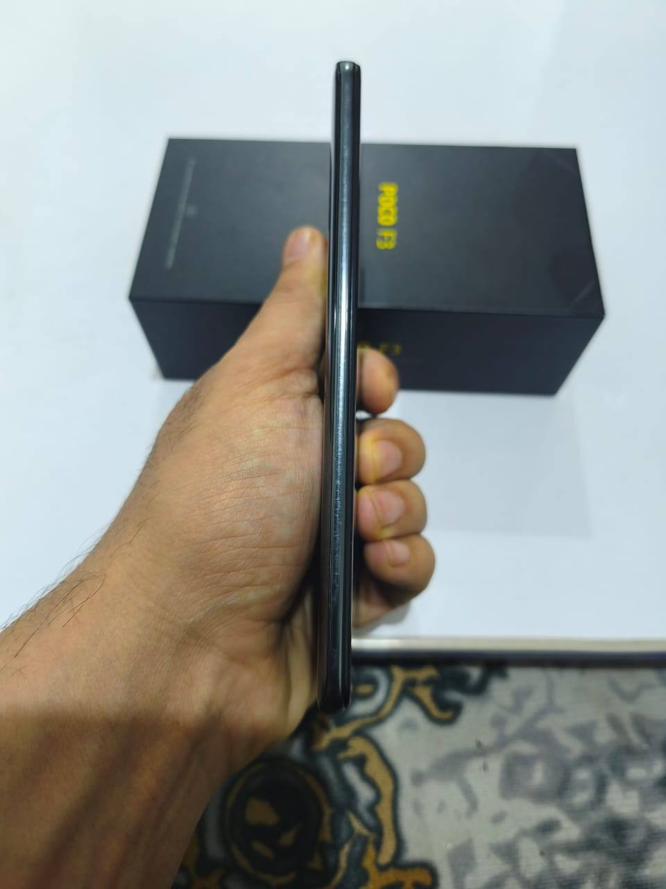 السلام عليكم جهاز بوكو F3
ذاكره 256 رام 8
ملحقات كامله كارتون مع شاحن 
سعر 225 وبي مجال قليل 
المكان نجف حي ميسان وتوصيل ماعندي رقمي ***********
