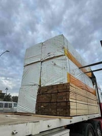 لوح ٤م • خشب روسي مجفف • الحله شارع ٨٠