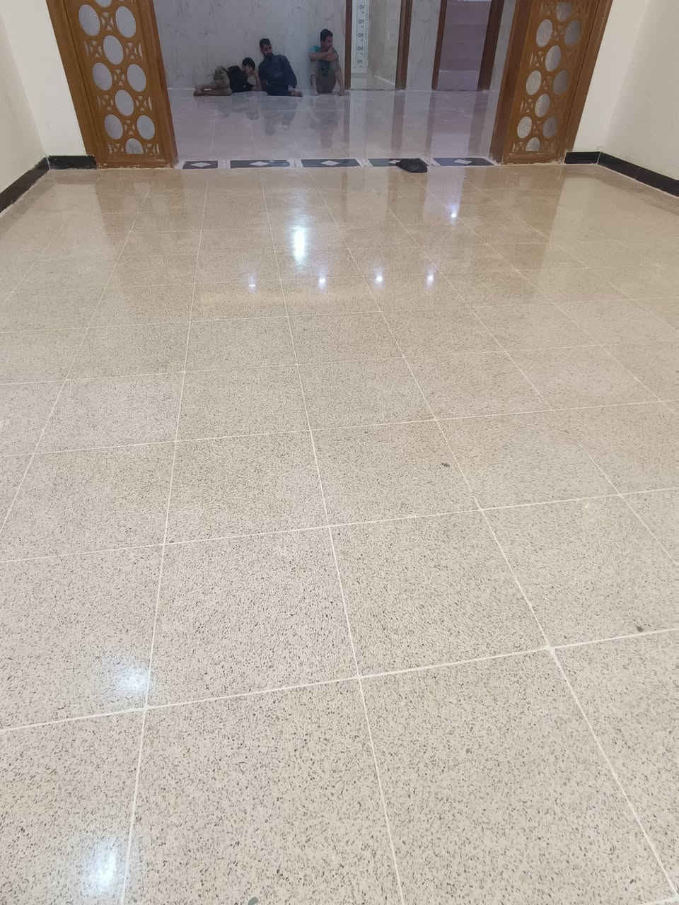 فراس ابو احمد الفتلاوي لجلي الكاشي ومرمر الطبيعي وتنظيف وتلميع كافة الارضيات ***********
