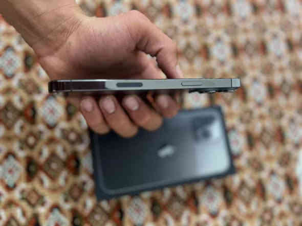 iPhone 13 Pro Max
ذاكرة 256 
أمريكي 
بطارية ٩٢
الجهاز نظيف 
رقم صاحب الموبايل 
***********
