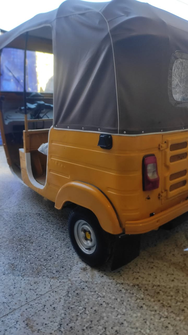 موديل 19 اوراق وكيل السيد وسام تخم تاير شادر جديد كهربائيات شغاله دوشمه دوس معمرات ودا صليب كله جديد تيك توك مال شغل خير من الله والسعر 4,600 مكان العماره حي العسكري ***********
