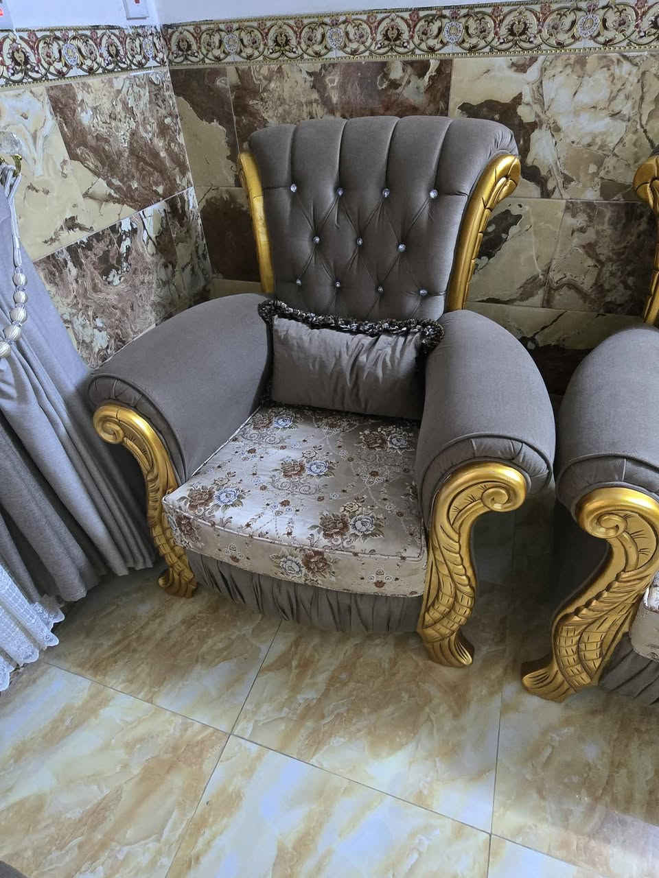 ٧٥٠ وبي مجال قليل وياه طبله كبيرة واربع صغار


**إذا كنت صاحب هذا الإعلان وتريد حذفه لأي سبب، رجاءا أرسل رسالة إلى الدعم الفني**