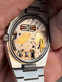 ساعات • مراسلة الصفحة