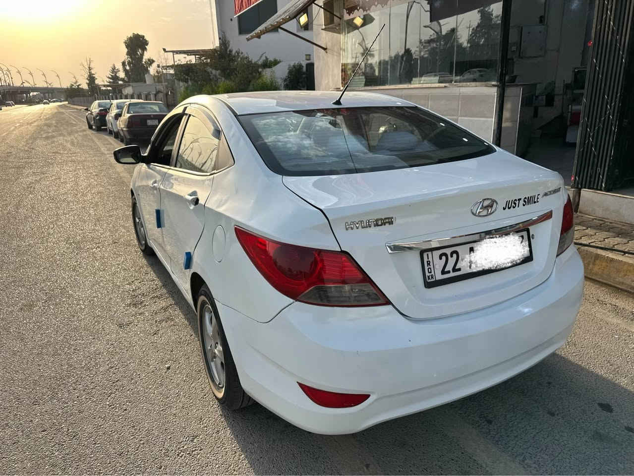 اكسنت 2012 خليجي 
محرك 16 
كير ومحرك جديد شرط كهربائيات كلها شغال 
تحكم و خدمات 
سنوية ورقم جديد 
دفتر بنزين 
4 تايرات جديد 
بيها 4 قطع صبغ بدون دواخل انطيك حزام بدون تكم بدون شواصي شرط 
مكان سيارة كركوك 
سعر 84 وبي مجال 
استفسار *********** كركوك, العراق
