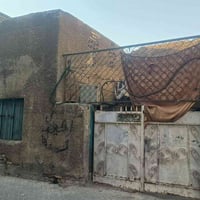 بيت للبيع مساحة 144 بناء قديم قريب عله الشارع العام السعر 165 وبي مجال...