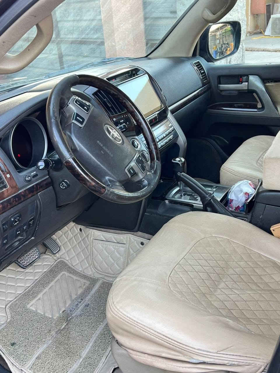 السلام عليكم للبيع لاندكروز 2009 VXR مواصفات لكزز 8سلندر رقم بغداد سونار بل منشور مكاني بغداد ***********
