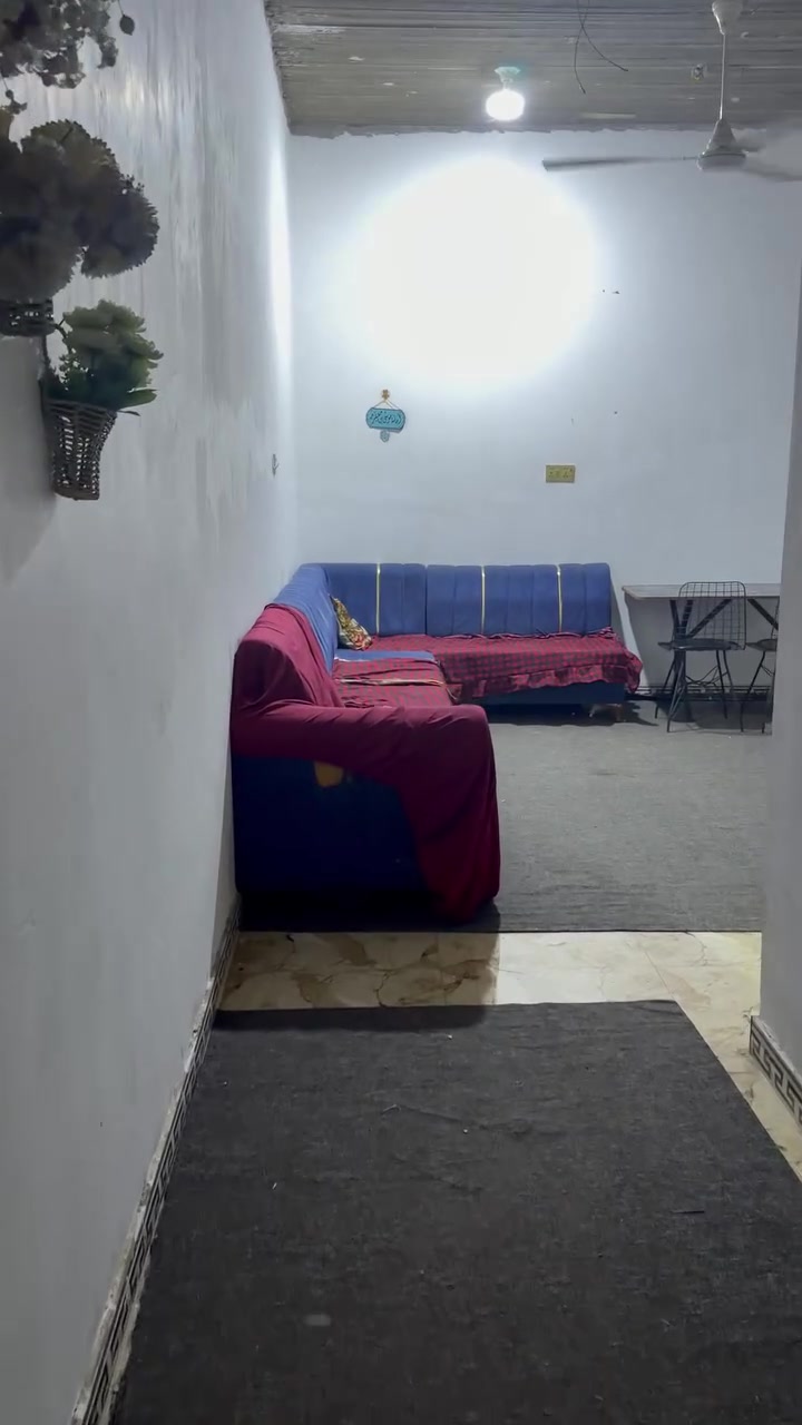 بيت الأساس كونكريت والسگف كونكريت مساحة ١٧٠ يحتوي على حمام خارجي وحمام داخلي
غرفة ٦ب٦ ماستر داخلها حمام
غرفة ٤ب٥
صالة ٤ب٥
مطبخ ٣,٥ب٣,٥
استقبال ٤ب٤
بي ممر خارجي متر على طول البيت
نهر مجاور 
للبيت مترين من النهر في حال اندفن 
 ٧٥ بي مجال بسيط

العنوان ابي الخصيب عويسيان
+964 780 632 8845


**إذا كنت صاحب هذا الإعلان وتريد حذفه لأي سبب، رجاءا أرسل رسالة إلى الدعم الفني**