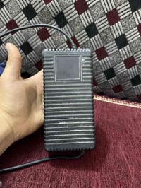 شاحنتين الشاحنة الاولى مال جبلي 6 بطاريات بلادية  سعرها 15  والشاحن ال...