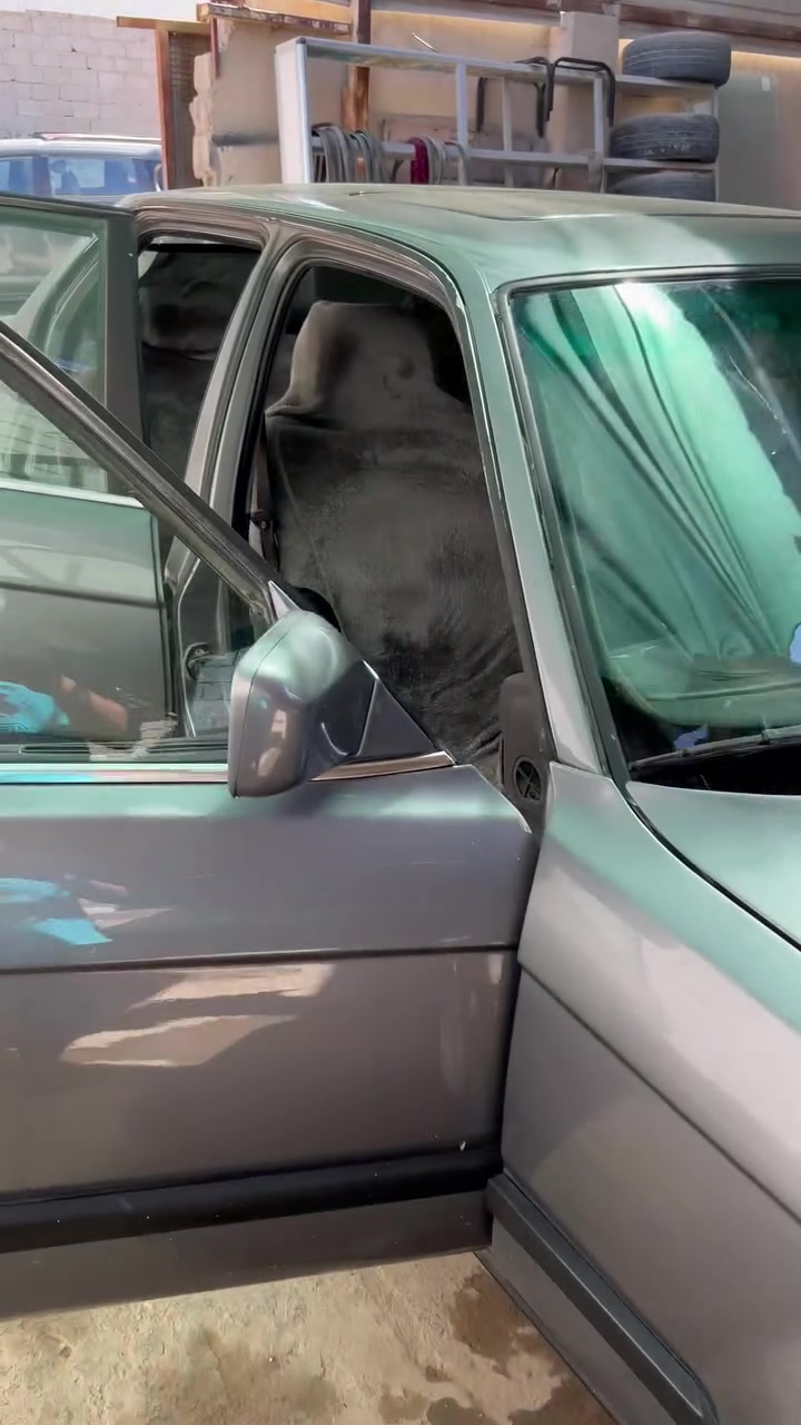السلام عليكم من رخص الأمن المحترم
Bmw ٧/٤٠
أصل بليتة و سنوية مكفولة من الضربة 
مصبوغة للجمالية 
مكينة مكفولة 
السيارة جاهزة من كلشي 
سلايت طكتين 
ABS شغال
تخم تاير باتري كلة جديد 
منظومة ماء +منظومة تبريد جديد 
السيارة مدامة بالكامل 
بسمي ابيع شرط التحويل 
السعر المطلوب ٦٥ وبيها مجال 
للاستفتار أكثر الاتصال على ***********
