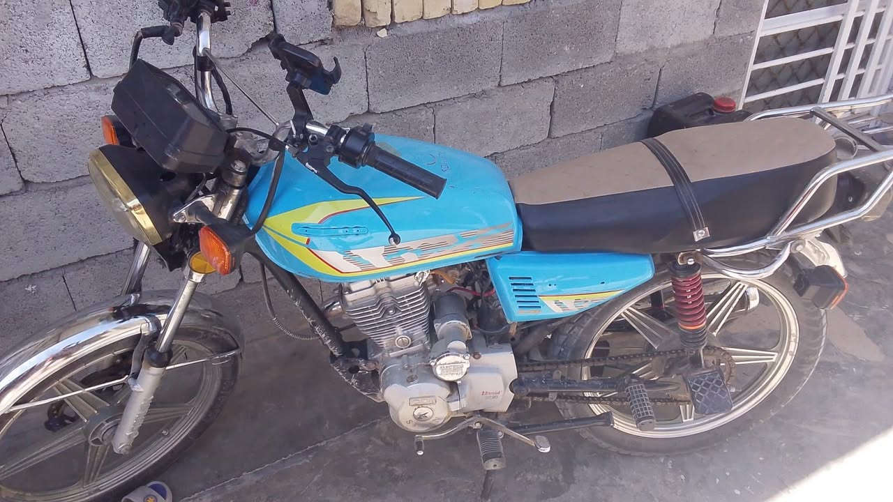 عروس مو دراجه نقص برغي مابيها بدون اوراق ابيع مكاتبه واكفلك كلشي تاخذها من باب البيت 
***********
السعر 400 وبيها مجال قليل جدا جدا جدا
