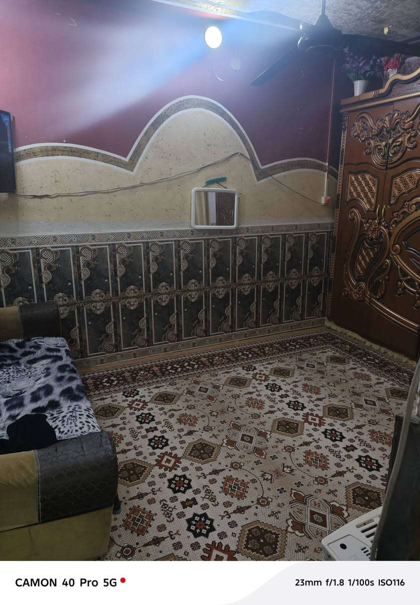 السلام عليكم
بيت تجاوز بي وصل 200 متر
غرفتين وصاله واستقبال بيت مرتب وجاهز من كلشي ماء كهرباء مجاري 
الاسكان الصناعي نزلةالثانية خلف العمارات استفسار اكثر ***********
