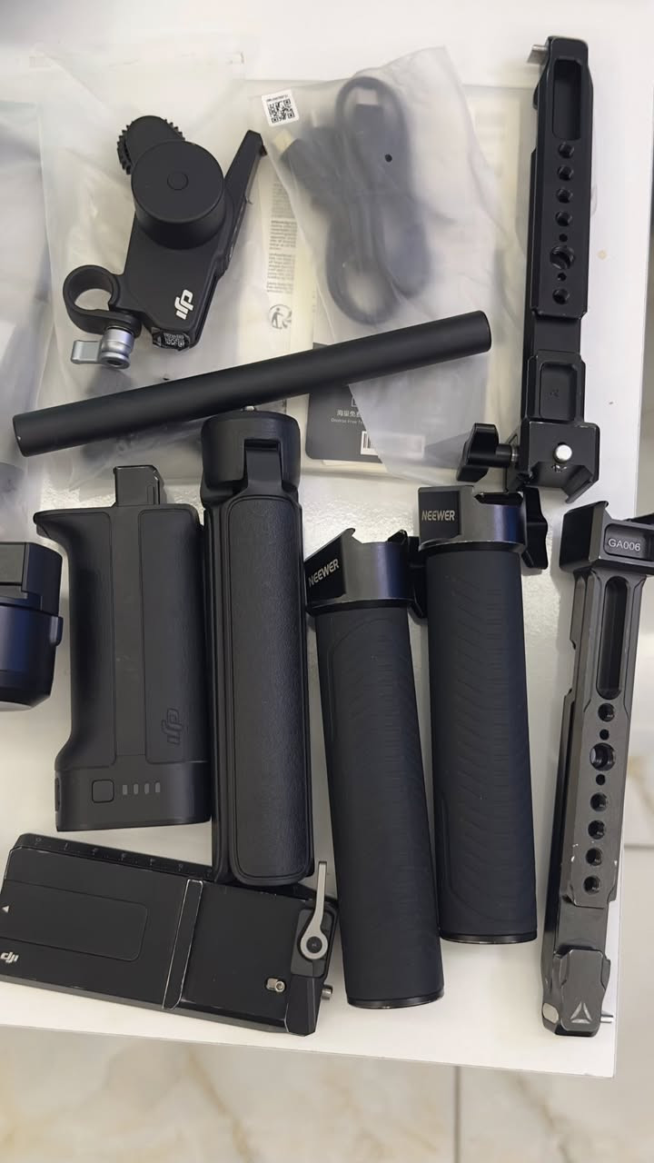 يا الله سلام عليكم شباب رونين RS4 كومبو … وياه كل تفاصيله اني ضايف العدد ثنين هاندل وياها هاندل مالته 
ماطور فوكس مالته 
كل اكسسواراته جديدات 
وياها  الباكيت مالته صارله ٧ شهور عندي فقط 

السعر ٦٨٠الف دينار 
اتصال او واتس 
***********
