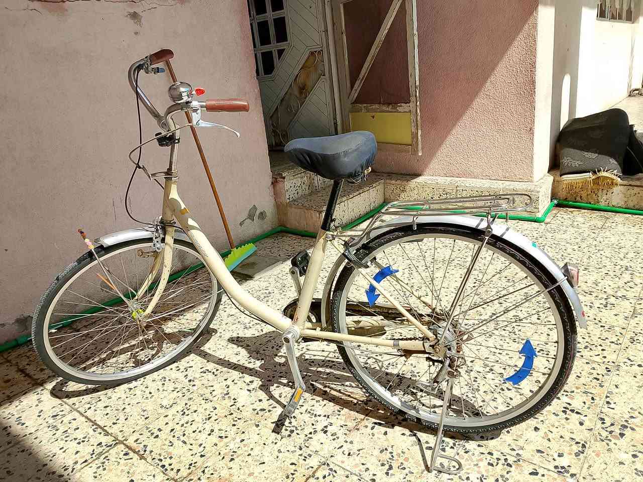 بايسكل للبيع حجم 26نظيف مابي شي سعرو70وبي مجال
العنوان موصل حي السلام يم معمل كاشي 
رقم الهاتف ***********
