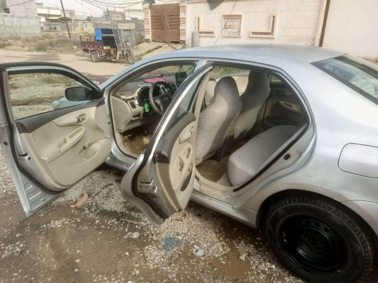 السلام عليكم البيع كورلا موديل 2008 محدثة 13 السيارةمكفولة مكينة وكير تتفة تبريد ثلج السيارة بيهة قطعتين صبغ فقط السيارة تخم تاير جديد صدر امامي خلفي.مذب.عليهة.ربع.دينار.بسمي سنوية 30 شرط التحويل  السيارسعرهة 95.وبيهة.مجال ديالى شهربان ***********
