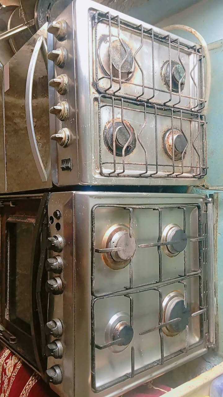 سلام عليكم طباخين نضاف ستعمال قليل شغالات فرن وربع عيون الإستفسار مراسلة الصفحه او الاتصال على الرقم *********** يوجد واساب
