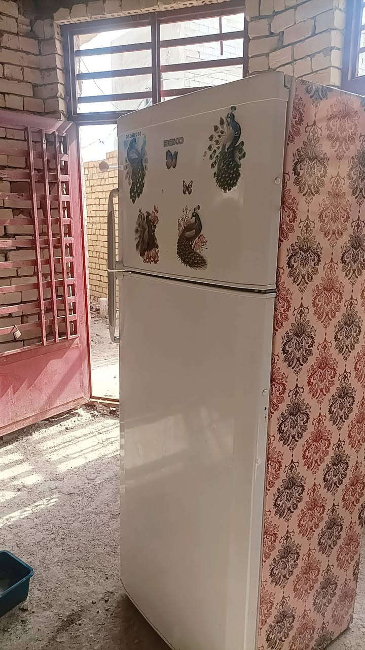 ثلاجه نوع بيكو نضيفه جدا مداخله تصليح ابد عنواني بغداد الشعب ***********
