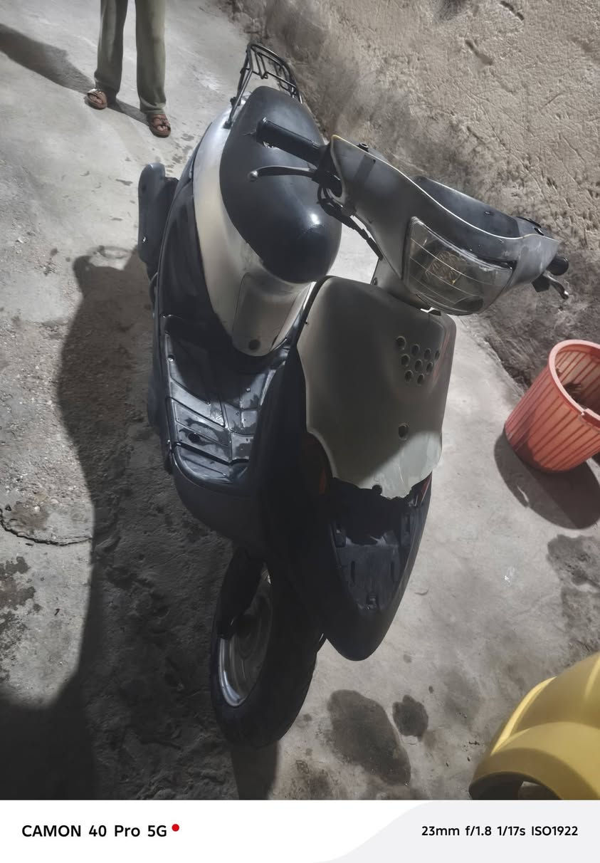 سلام عليك دراجه بيجي فحل للبيع سعر ٢٠٠ مكان سماوه  شراي يتصل  ***********
