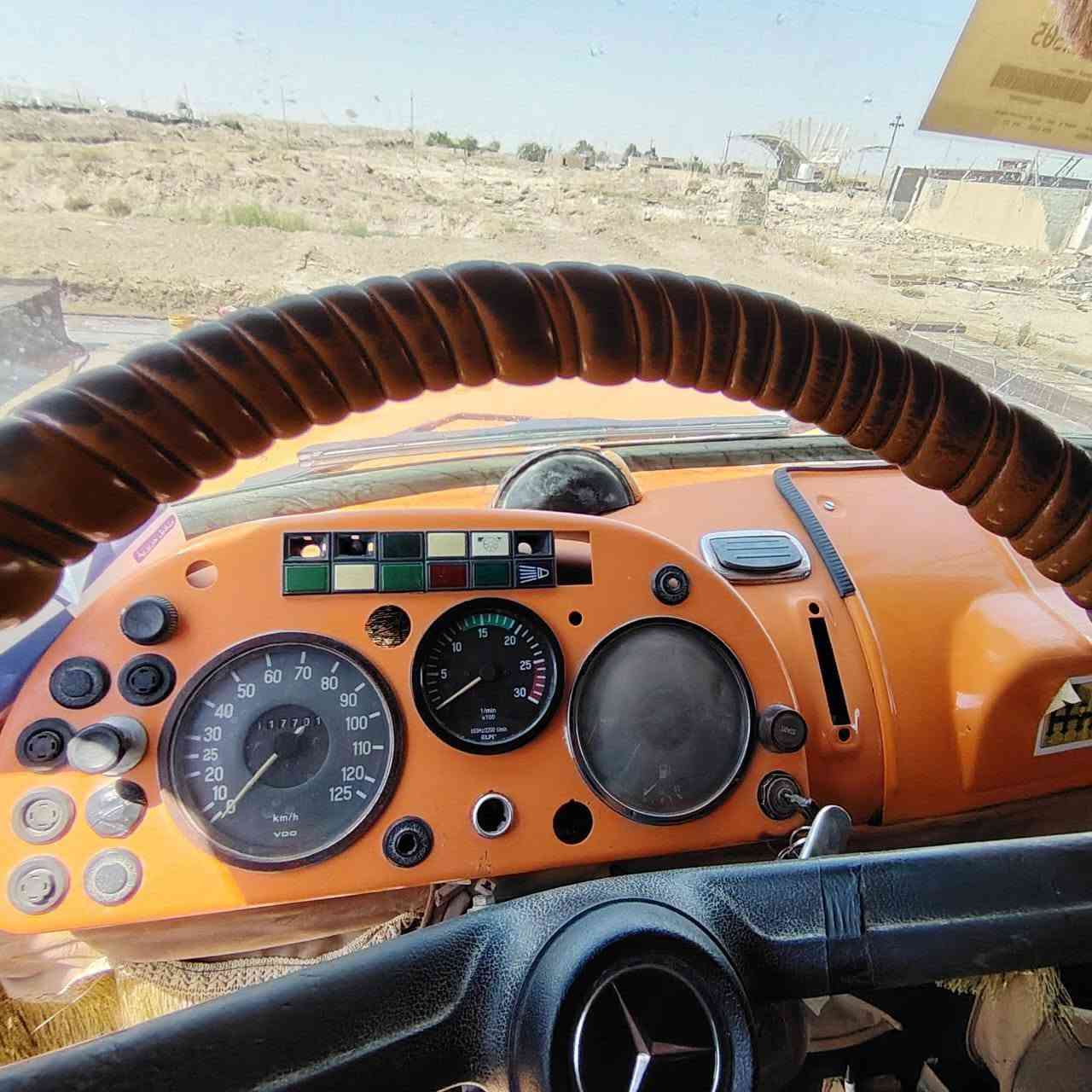 السلام عليكم
للبيع 
نساف اقجم تك
موديل 80
رقم بغداد موازي بأسم صاحبه
محرك 55 عادي 
كير 111 جديد 
شاصي مضروب باج مكفول
عربانه حداديه 30 مكعب
تاير اغلبه جديد وبي نص عُمر

السعر 300 $ وبيه مجال للشراي 

ابو كرم العراقي لعرض السيارات والاليات الثقيله

 للاتصال ***********@
