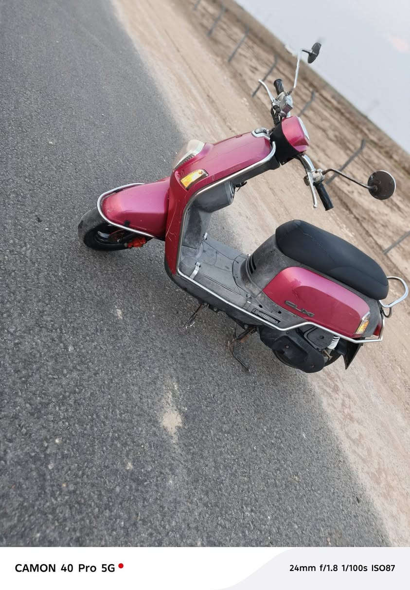 سلام عليكم دراجه بوليس اللبيع دراجه جديده صاله شهرين ونص من طالعه من رمبه وكتله موجوده طالعه من معرض عاشور كفرات  ختم واحد وي المكينه وبيه ملحضات بل كفرات بسيطه سعر واحد ٥٠وبيه مجال قليل رقم ***********
