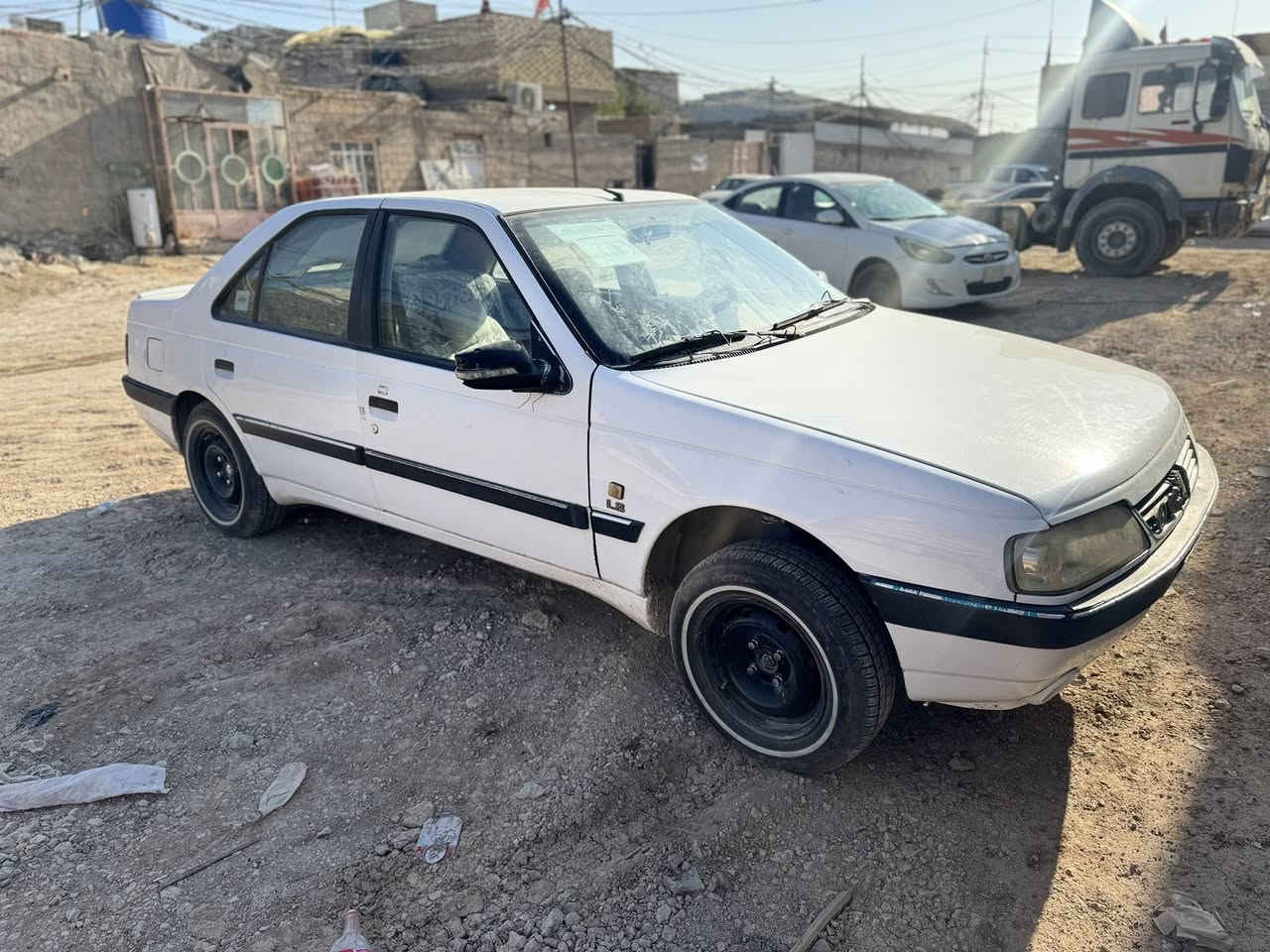 السلام عليكم سياره بيجو لميس موديل ١٦للبيع رقم نجف ومكان نجف ساحة مظفر السنويه ٢٨تنتهي ابيع هل موجود تجي تفحص وتقنع بيها وتاخذها للعلم مال موظف فقط للدوام للبيت رايدها ٥١وبيها مجال الخاص مفتوح او يتصل ***********
