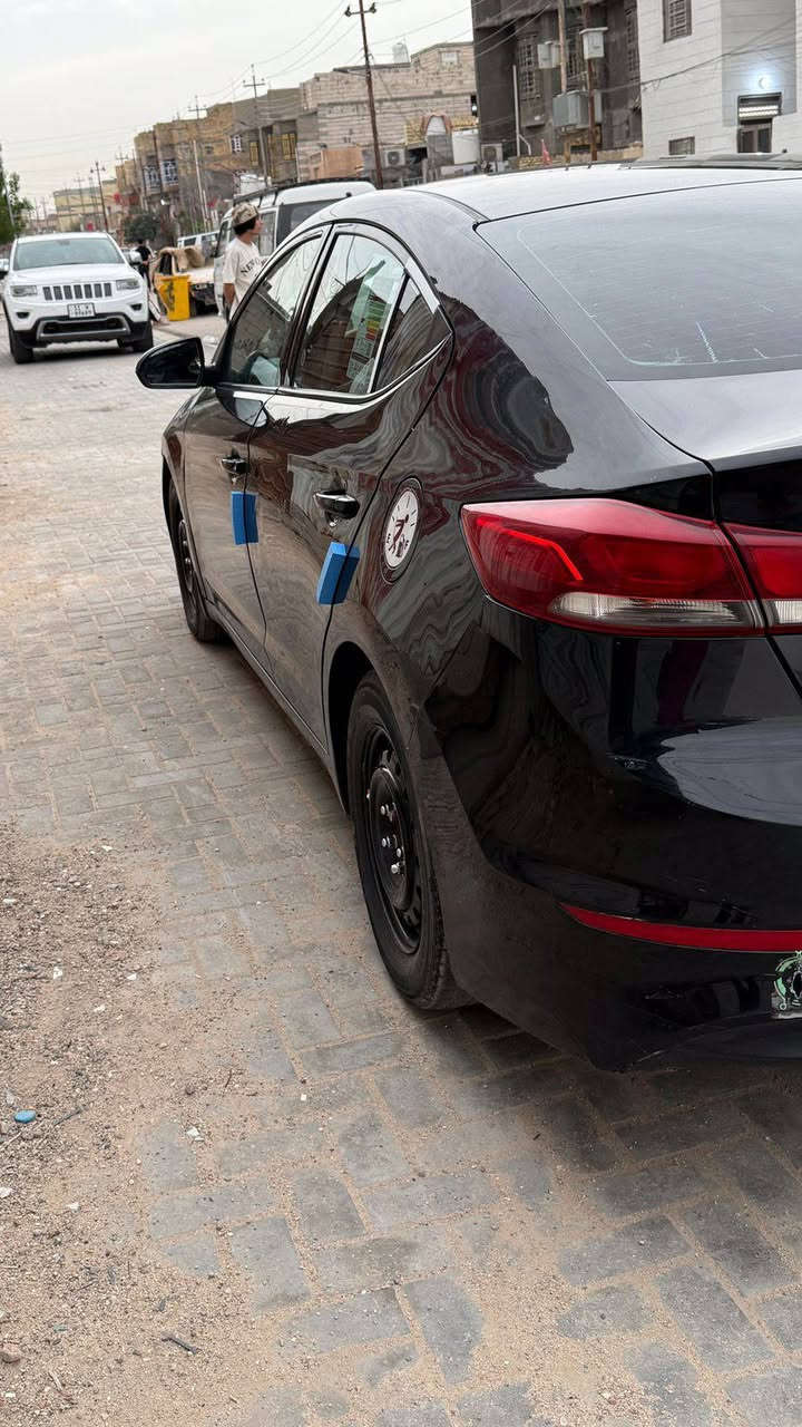 النترا2018 وارد امريكي
مكينا 2000 دوش كير AT
السيارة بيه ضربة جاملق و بنيد شي قليل بل تكمه جهت السائق
سنوية ما منتهية دواخل وخارج نضيف مثل ما موضح بل صورة 
السيارة بيبل واحد
مكينه جديدة وكير خير من الله السعر 115 وبيه مجال شي قليل
رقم للأستفسار ***********
