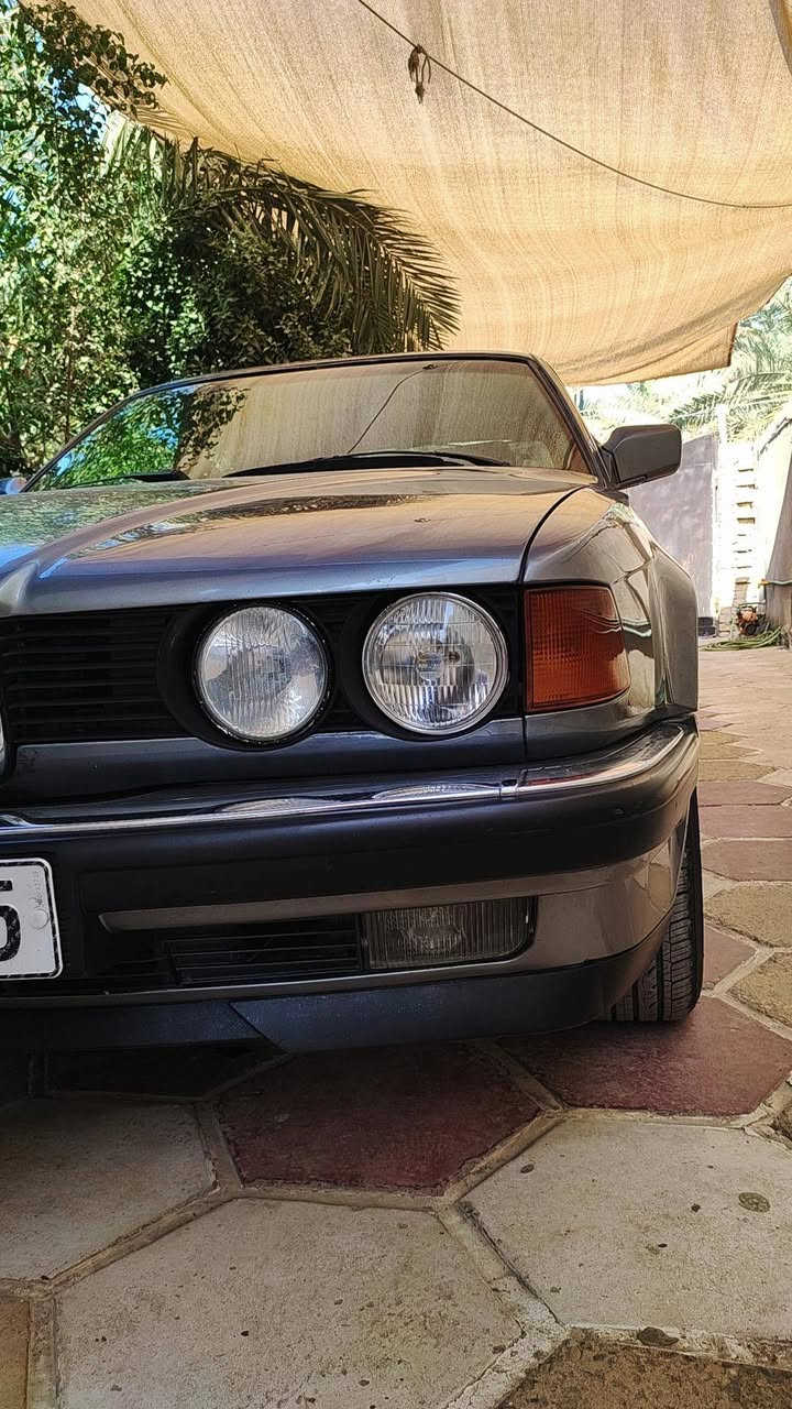 السلام عليكم
السيارة للبيع BMW
حجم 735 موديل 1991
الرقم بغداد  ابسمي  تحويل ثاني يوم 
السيارة جاهزة 
محرك وكير مكفولات 
كهربائياتها كلها شغالة
فتحة  قمارة طكتين شغالة 
سنتر الك شغال 
كشنات مخمل 
تبريد شغال %100
حدادية 85%
مروحه كهربائية مال مارسدس فيشة زركة 
انسه الحماوه بالصيف 
السيارة عليها ادامة كاملة منضومة البانزين والمحرك 
بلكات فيت بم نوزلات ماي راديتر اخضر زيتي 
تايرات 85%
السيارة مصبوغة عام للجمالية 
السيارة مصروف عليها هواي 
اترايك وين مال يعجبك 
لا تعلق وتكلي بيها مجال لو تكتب بهلكد تبيع  انت شراي اتصل وتشلع عيوني 
السعر 73 وبيها مجال 
العنوان واسط 
***********
