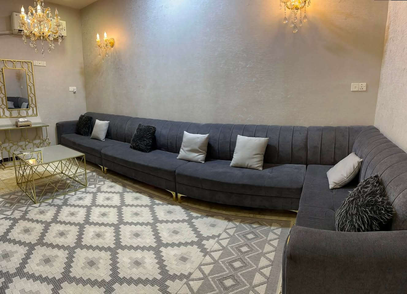 اثاث بيت نظيف جدا للاستفسار واتساب
‏ ‭***********‬
