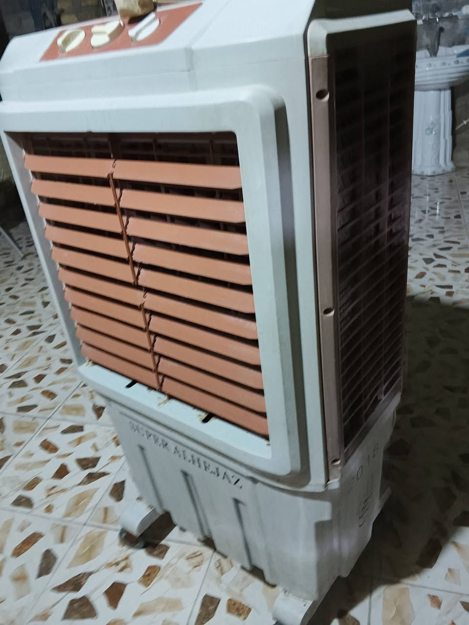 سلام عليكم، للبيع مبرده بلاستك ٣سرع جدن مضيفه مكان حله أبو خستاوي شراي يتصل ***********
