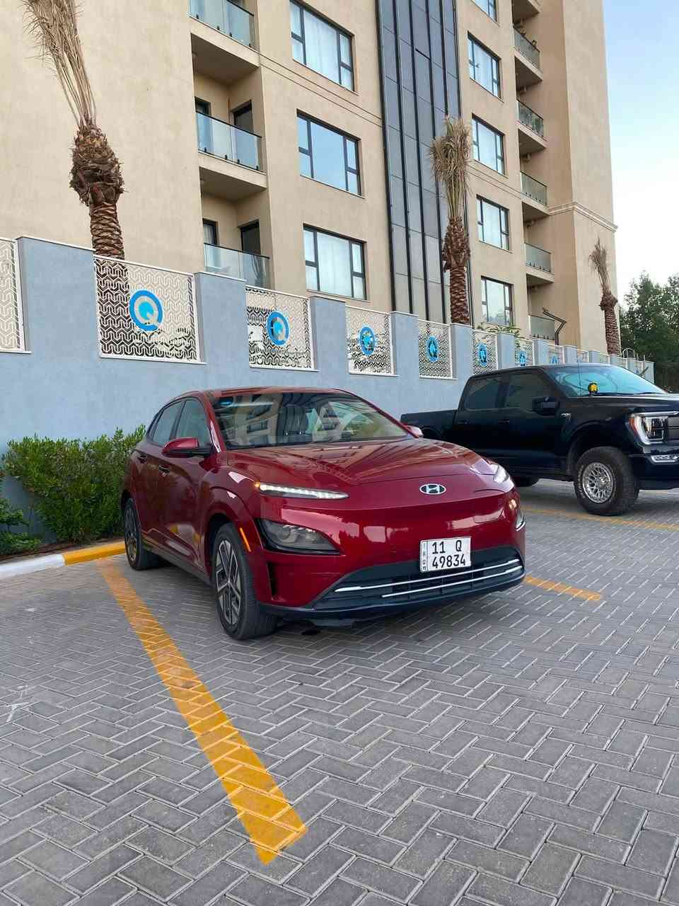 السلام عليكم كونا كهرباء بالكامل 2023 وارد امريكي فول كهرباء تشتغل على الشحن كهرباء فقط بدون بنزين وبدون دهن محرك 
بطارية ليثيوم حجم الكبير 64K كيلو واط الشحنه الواحده يمشيها حوالي 500 كيلو متر سياره نشطه وخصوصا بالتسارع
حادثه باب خلفي صبغ  
الايرباك : الاستيرن فقط
1.كيجات دجيتل
2. تحديد مسار
3. شاشه
4.ويل كب كروم
5. كشنات تدفئة
6. تحكم
7.نظام سبورت + عادي + ايكو
8.رادارت جانبيه
9. بصمه
10. هيترات بالكشنات
11.كشنات كهرباء
12. هندبريك بصمه
13. بصمة ابواب
14. تشغيل عن بعد
15.رادار امامي وخلفي
16. كير دكم
17. توقف ذاتي
18. مثبت سرعه
19. مانع انزلاق
20. شفتات تحكم سرعه تفاعلي
21. شاحن USB و لاسلكي
auto hold 

***********
