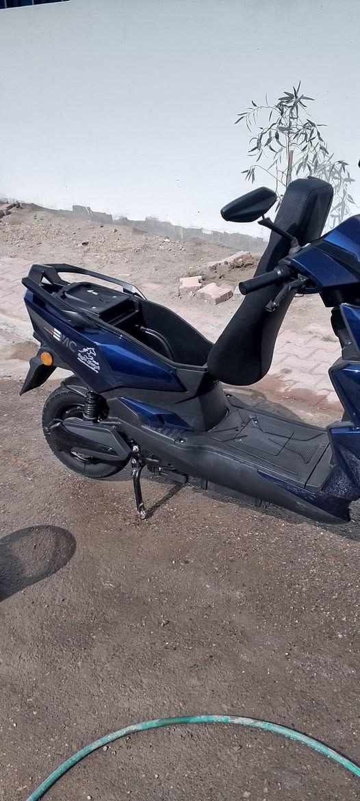 سلام عليكم دراجه شحن6بطاريات السعر 950
شاحنه موبايل بلوتوث تشغيل عن بعد تشغيل كارت سويج بيهة بك 3سرعات وبيهة سرعه مقفوله مكفوله كفاله عامه 

***********
