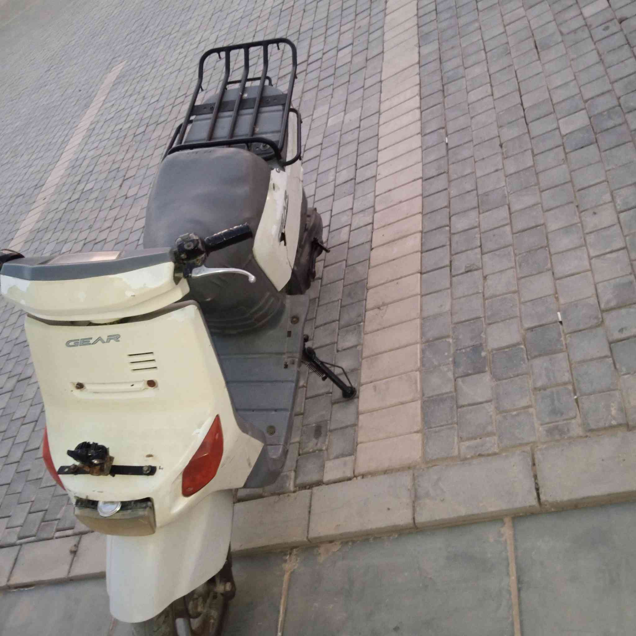 السلام عليكم دراجه بيكم ٦٠ دراجه حلوه كلش مناقصه شي تايرات جدد مكينه مكفوله كهربايات شغاله تكره سلف هندر السعر ٢٢٥المكان بغداد قرب مرور التاجيات ***********
