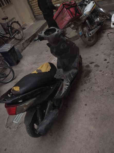 سلام عليكم سكنس فحل بوشه 58/5 تتي مارك عقل رياظي ٩ نمر سلف رياظي جبير مكينه خرسه لتدخين ولا نظوح ولا صوت دراجه تريده مال لعب تريده مال روحه جيه سعر ٤٥٠ وبيه مجال مكاني بغداد صليخ رقمي***********
