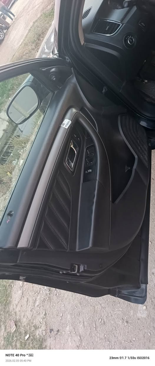 فورد تورس ٢٠١٢ محرك وكير جدد صدر امامي خلفي جديد كهربائيات فول داخله شركه بيه صبغ بالجاملغات الاماميه السياره كلش نضيفه هزه جديده وسنويه جديده رايده ١٠٠ هذا رقمي ***********
