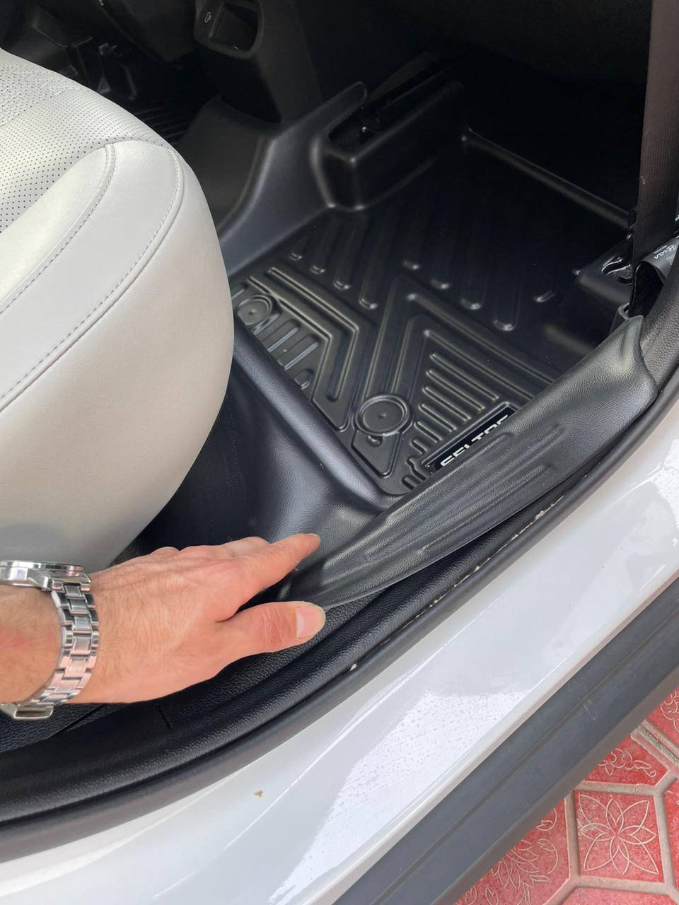 ارضيات كيا سيلتوس الي يغطي الدوسه شركه kqd
باقي سيت واحد و يرهم بس للامريكي 
سعرها ٨٥ الف بدون معامله رجاءً و بدون التوصيل 
الي يريد راسلني عالخاص


**إذا كنت صاحب هذا الإعلان وتريد حذفه لأي سبب، رجاءا أرسل رسالة إلى الدعم الفني**