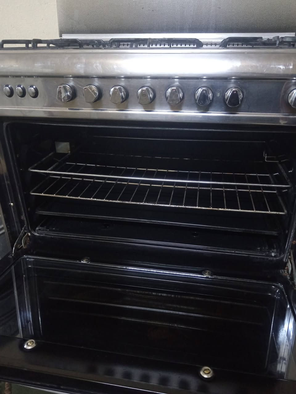 طباخ اخو جديد نيوفرسال مصري ب200
واوفن ب25 مكانه الكريعات ويوجد توصيل بكروة


**إذا كنت صاحب هذا الإعلان وتريد حذفه لأي سبب، رجاءا أرسل رسالة إلى الدعم الفني**