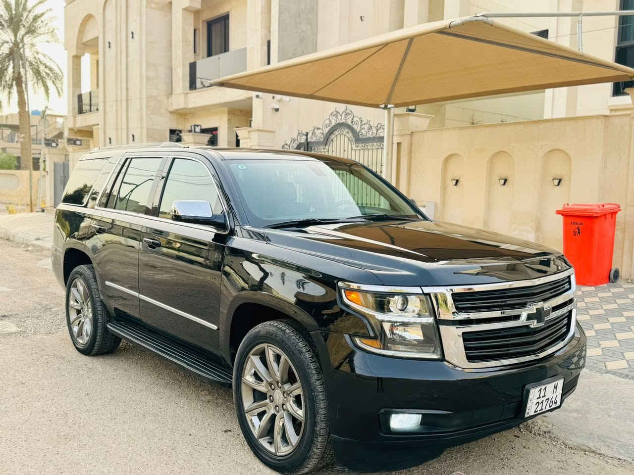 السلام عليكم للبيع تاهو  2020  العبده
رقم بغداد بسمي هزه وفحص جديده 
بيها مكانات كلير فقط بدون حادث بدون دواخل الباقي كفاله عامه سياره احلى من صور 

معروضه 266 وبيها مجال 

رقم الهاتف *********** 

مواصفات فول 1/1 عده الفتحه 
كشنات جلد + كهرباء 
تحكمات ستيرن 
شاشه جبيره + كاربلاي 
رادارات جوانب 
رادار امامي 
حساسات أمامي 
حساسات خلفي 
علامه سوده 
كشنات حار بارد 
مانع تزحلق 
مري شفط 
سيتم صوت 
تشغيل عن بعد 

فور ويل 4+4 
كامره خلفيه 
7 راكب 
3 قطع تبريد 
تخم تاير جديد 
لايت زنون اصلي 
قاصه مخفيه 
حداديه جديده 
كراسي خلفيه تدفئه
